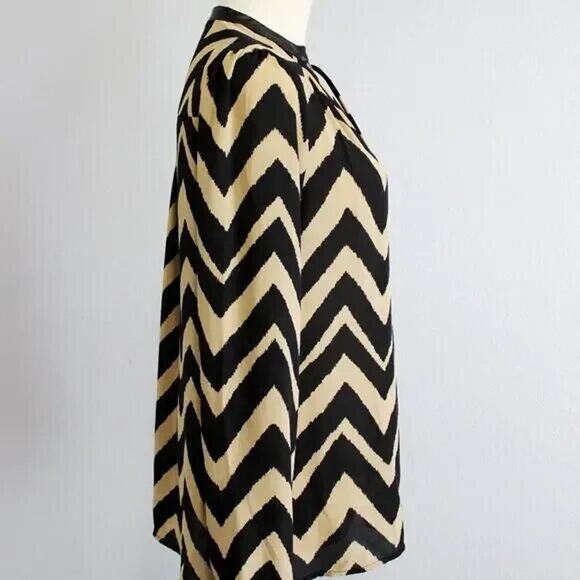 Zac & Rachel Long Sleeve Blouse Chevron Print in S Tie Front V Neck - Picture 4 of 8
